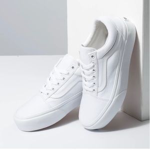 NWT! Vans Old Skool Platforms Girl Size 1